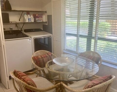 225 Old Meadow Way - Photo Thumbnail 10