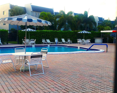 7897 Golf Circle Drive - Photo Thumbnail 6