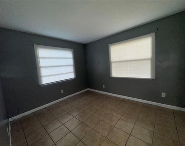 1132 Nw 4th Avenue - Photo Thumbnail 2