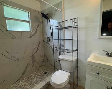 1132 Nw 4th Avenue - Photo Thumbnail 5