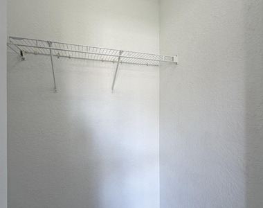 132 Sw Peacock Boulevard - Photo Thumbnail 11