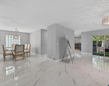 6544 Adriatic Way - Photo Thumbnail 7