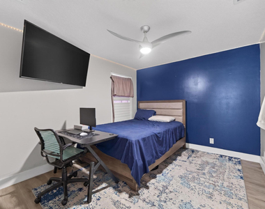 6544 Adriatic Way - Photo Thumbnail 15