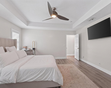 6544 Adriatic Way - Photo Thumbnail 12