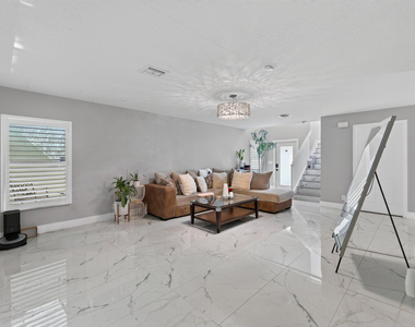 6544 Adriatic Way - Photo Thumbnail 9