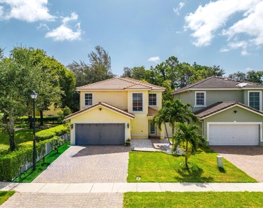 6544 Adriatic Way - Photo Thumbnail 23