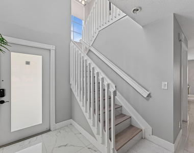 6544 Adriatic Way - Photo Thumbnail 3