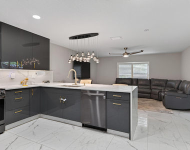 6544 Adriatic Way - Photo Thumbnail 5