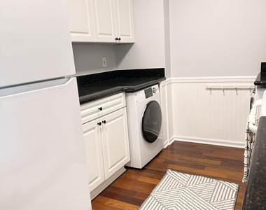 2080 Greenview Shores Boulevard - Photo Thumbnail 7