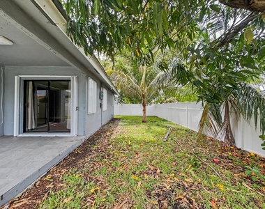 378 Nw 2nd Way - Photo Thumbnail 1