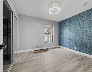 378 Nw 2nd Way - Photo Thumbnail 8