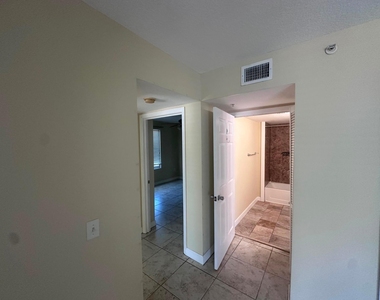 201 Villa Circle - Photo Thumbnail 24