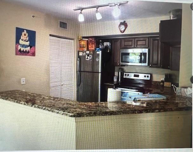 201 Villa Circle - Photo Thumbnail 2