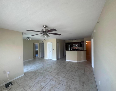 201 Villa Circle - Photo Thumbnail 23