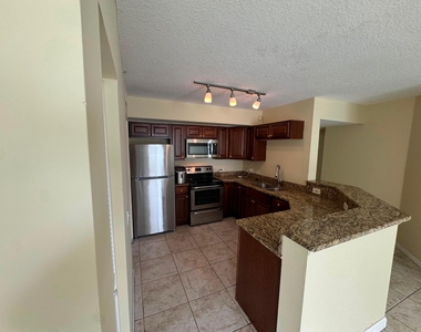 201 Villa Circle - Photo Thumbnail 15