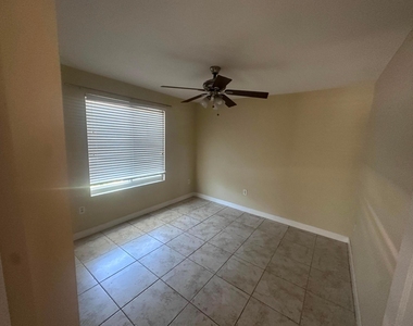 201 Villa Circle - Photo Thumbnail 27