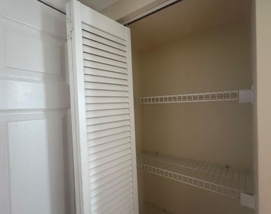 201 Villa Circle - Photo Thumbnail 25