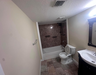 201 Villa Circle - Photo Thumbnail 26