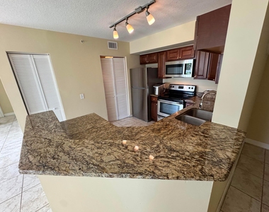 201 Villa Circle - Photo Thumbnail 16