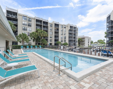 20 Royal Palm Way - Photo Thumbnail 25