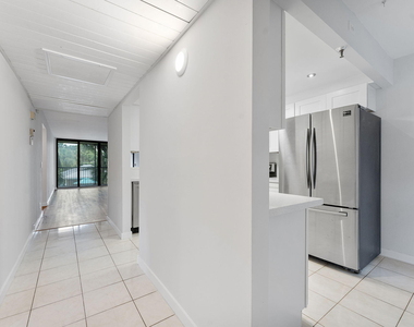 20 Royal Palm Way - Photo Thumbnail 3
