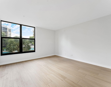 20 Royal Palm Way - Photo Thumbnail 13