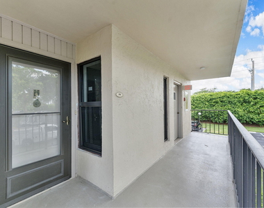 20 Royal Palm Way - Photo Thumbnail 22