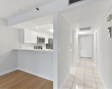 20 Royal Palm Way - Photo Thumbnail 17