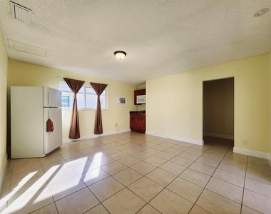 4471 Sw 54th Court - Photo Thumbnail 2