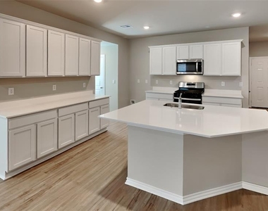 2932 Firefly Drive - Photo Thumbnail 4