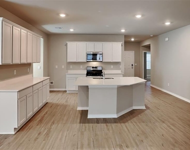 2932 Firefly Drive - Photo Thumbnail 3