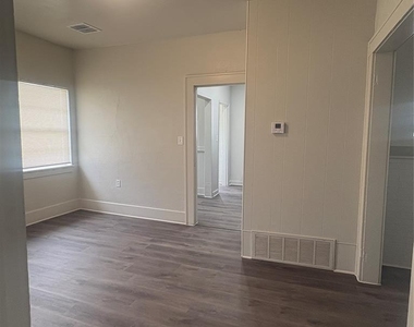 1726 Nw 38th Street - Photo Thumbnail 18