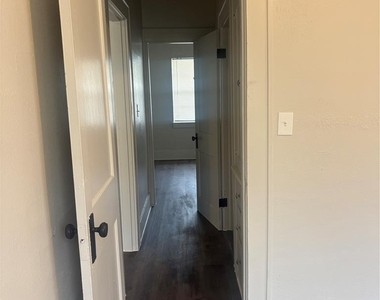 1726 Nw 38th Street - Photo Thumbnail 15