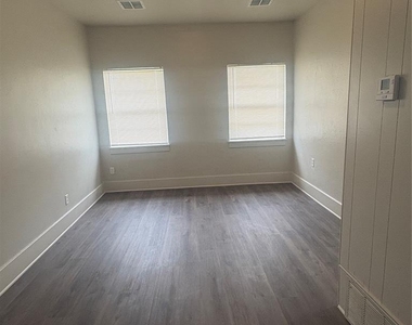 1726 Nw 38th Street - Photo Thumbnail 19