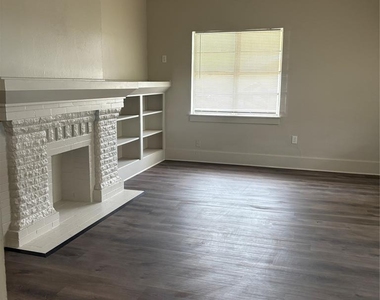 1726 Nw 38th Street - Photo Thumbnail 2