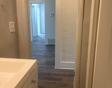 1726 Nw 38th Street - Photo Thumbnail 13