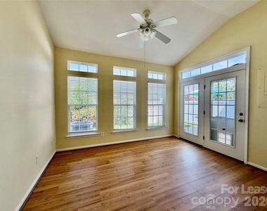 255 Horizon Circle - Photo Thumbnail 9