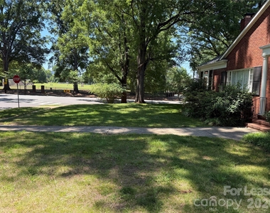 701 Berkeley Avenue - Photo Thumbnail 12