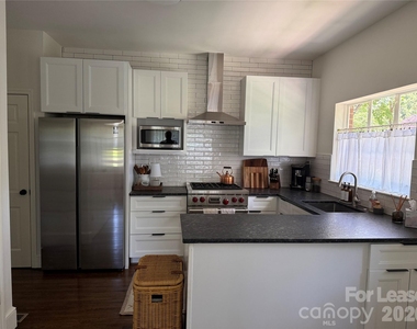 701 Berkeley Avenue - Photo Thumbnail 3