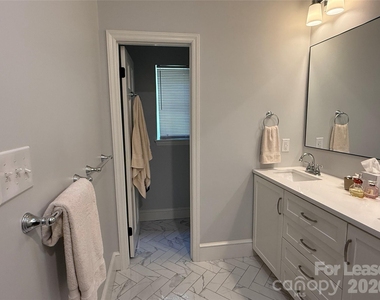 701 Berkeley Avenue - Photo Thumbnail 7