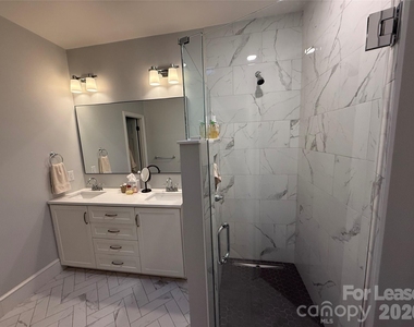 701 Berkeley Avenue - Photo Thumbnail 6