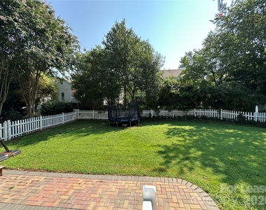 819 Stargard Court - Photo Thumbnail 41