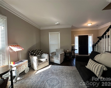 819 Stargard Court - Photo Thumbnail 15