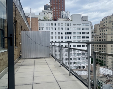219 East 69th Street, PHA - Photo Thumbnail 2