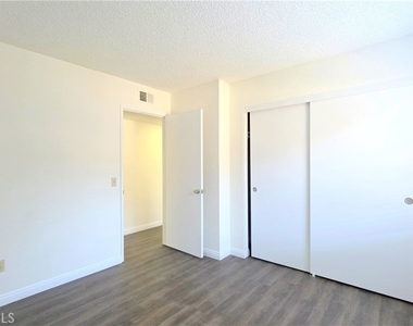 22886 Hilton Head Drive - Photo Thumbnail 9