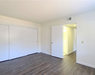 22886 Hilton Head Drive - Photo Thumbnail 7