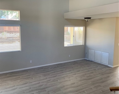 23692 Cork Oak - Photo Thumbnail 8