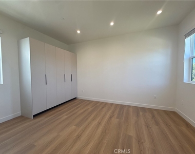 4121 Lafayette Place - Photo Thumbnail 6