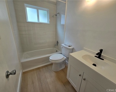 1216 N Formosa - Photo Thumbnail 5