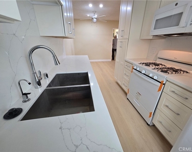 1216 N Formosa - Photo Thumbnail 3